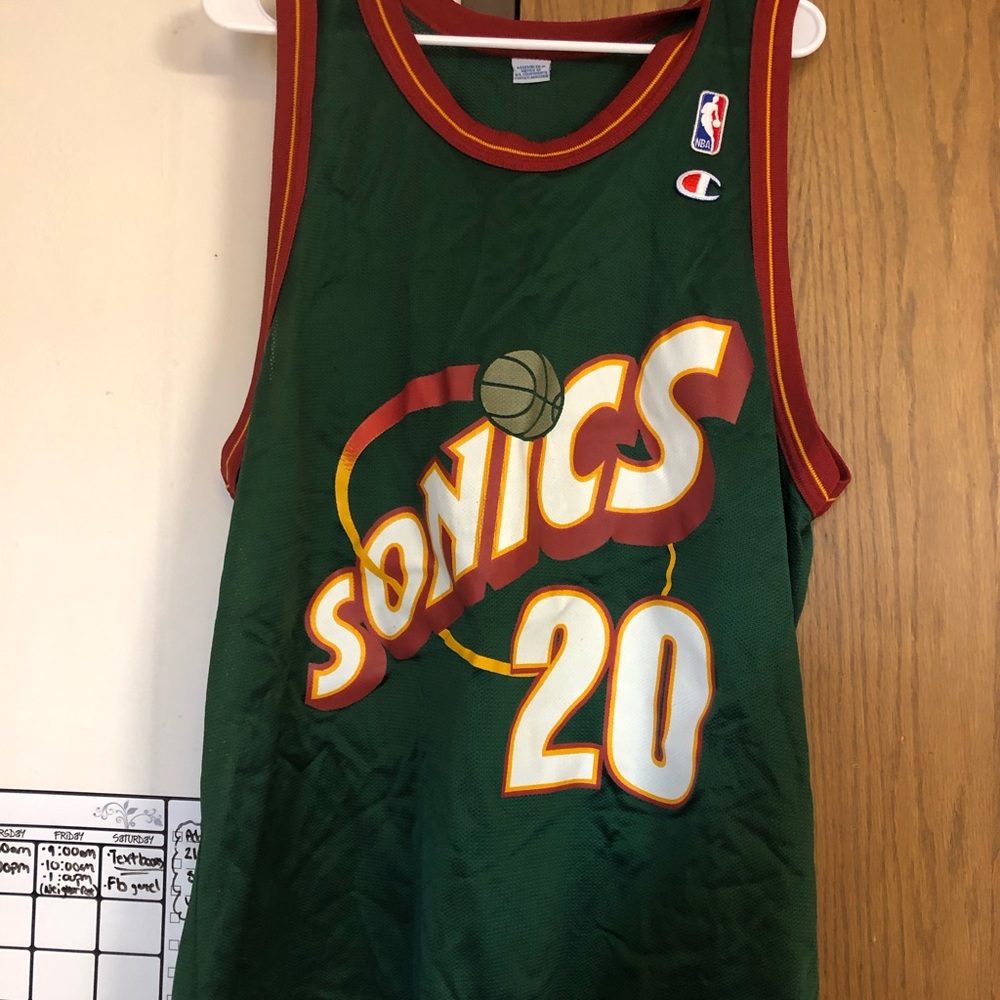 Gary Peyton sonic jersey!